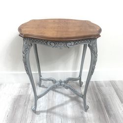 Carved Wood side table/ Accent Table🛋️ Available 