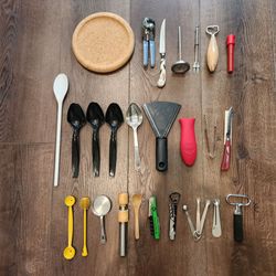 various kitchen tools good condition
