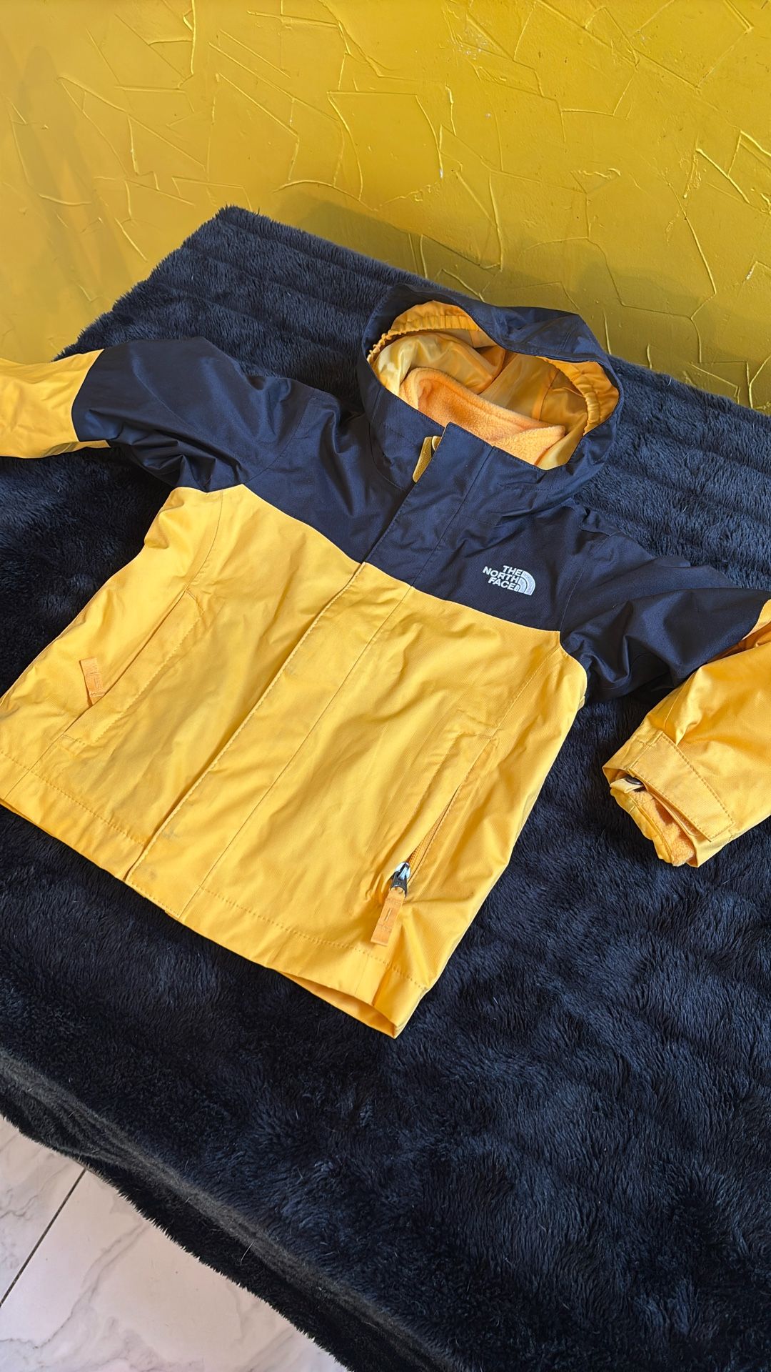 3 yo North face Snow jacket