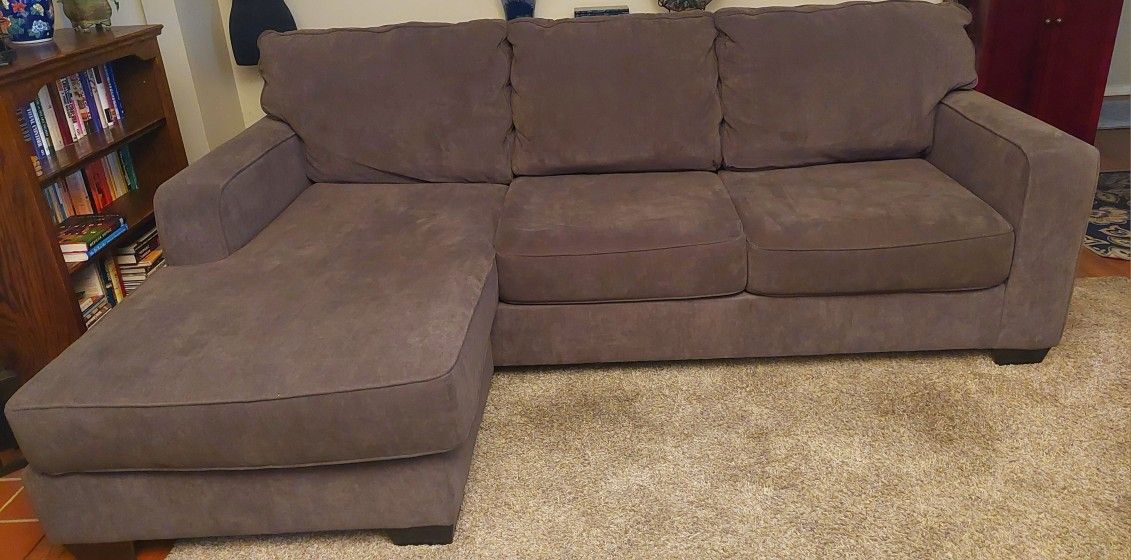 Signature Design by Ashley Hodan Chaise Reversible Sofa