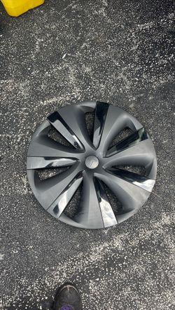 Black Tulsa hubcap model number 3561