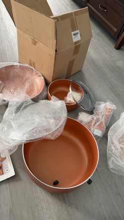 A set of pots