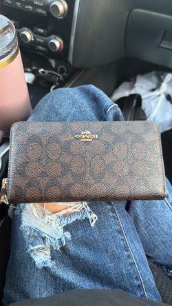 Large zipper coach wallet