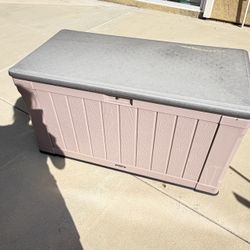 Lifetime Outdoor Storage Deck Box