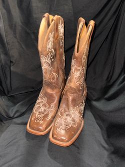 Shyanne Floral Cowgirl boots
