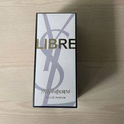Yves Saint Laurent Eau De Parfum Vaporisateur Spray 