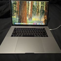SALE TODAY ONLY 480 !! 2018 MacBook Pro 15 Inch 