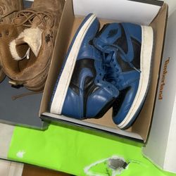 Blue/black Jordan 1 Black/white Nike 