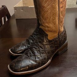 Mens Boots Size 10