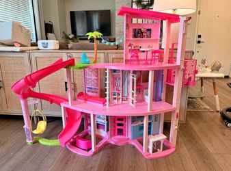 Barbie dream house