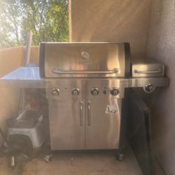 Bbq Grill With Propane And Tools 