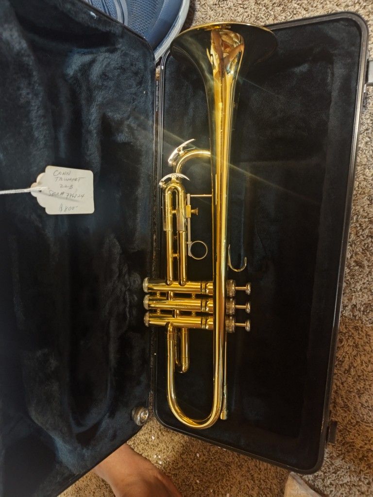 Old Conn 22b trumpet w original case