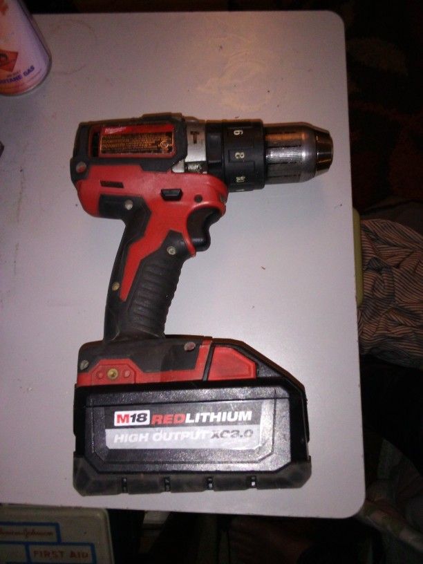 Milwaukee Drill 18 Volt With Shockwave And Battery