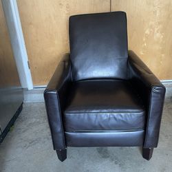 Brown recliner-like new!
