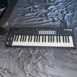 Novation Launchkey 49 Keyboard Controller 