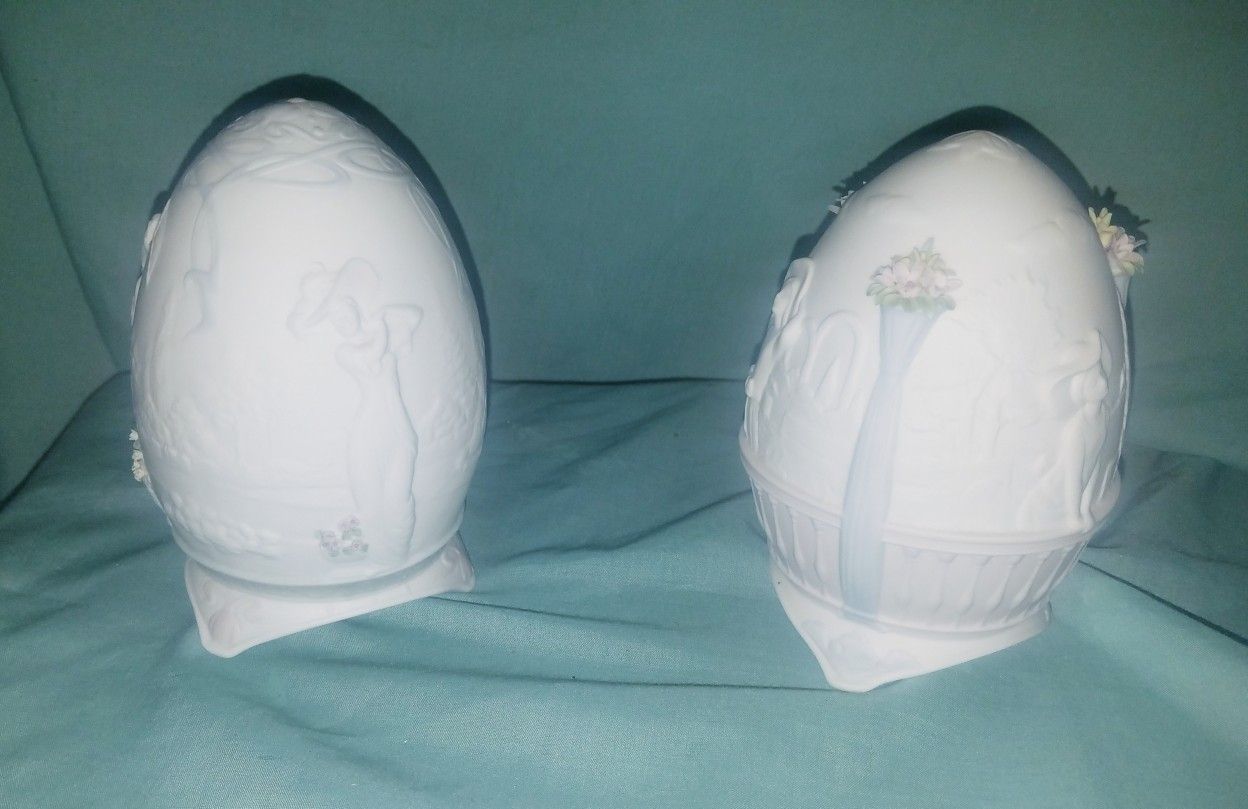 Two Vintage Llladro Porcelain Eggs Made In Spain