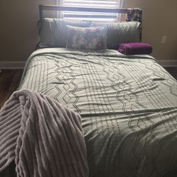 Queen 10” Memory Foam Mattress – Under 1 Year Old, Excellent Condition