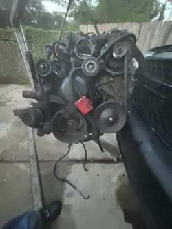 Chevy motor 5.3 Silverado / accessories 2005 parts
