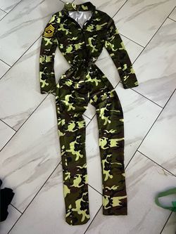 costume