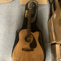 Yamaha Fx 370 C Acoustic With Case