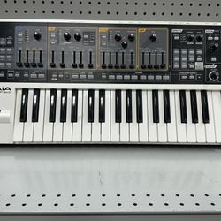 Roland Synthesizer 