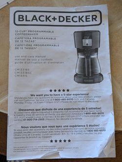 Black and Decker 12 cup programmable coffee maker (extra glass coffee holder)