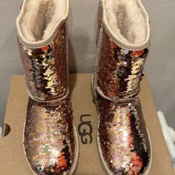 Gold Glitter Uggs Size 7 $200 Pick Up Only