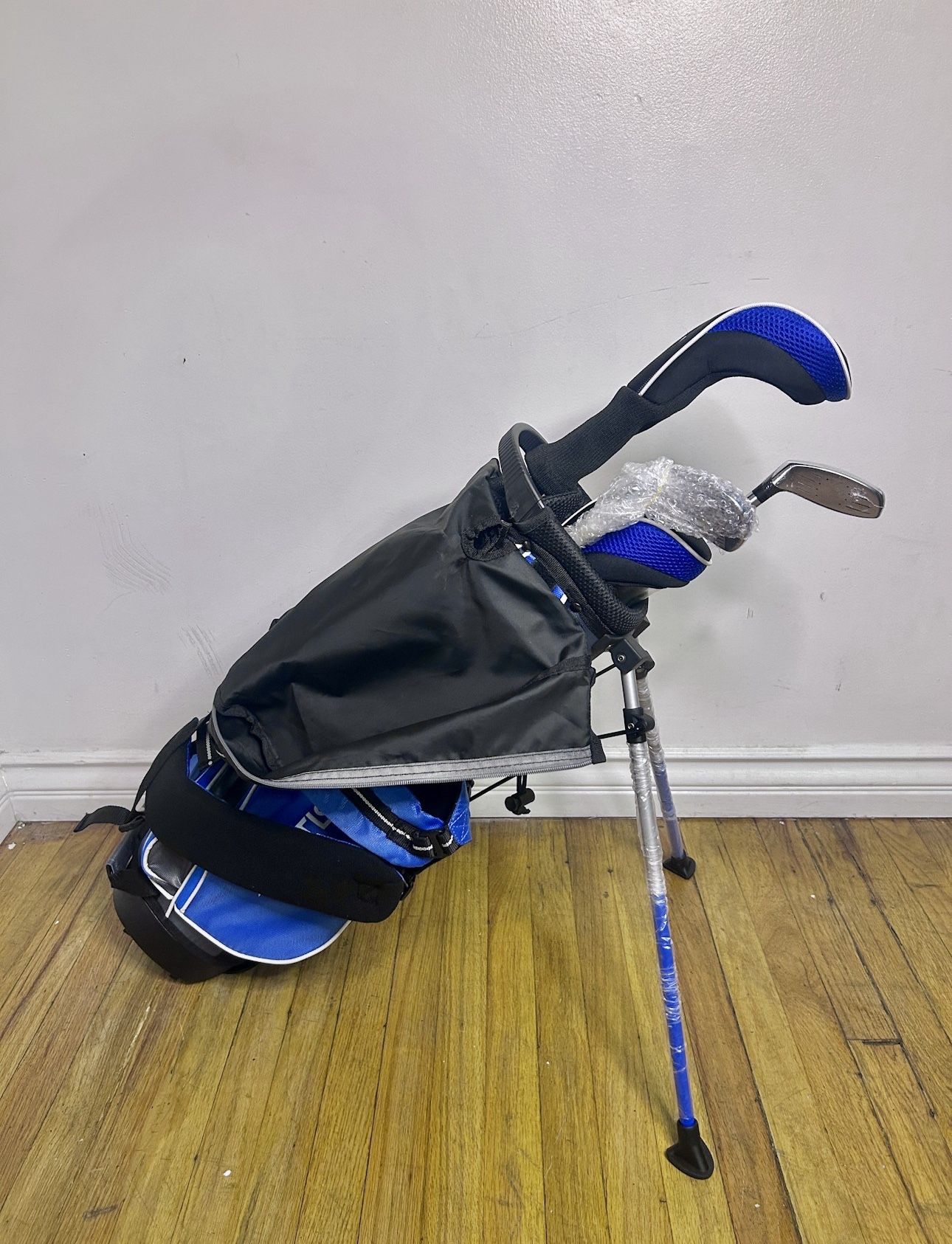 FREE π with purchase- New Kids Golf Set