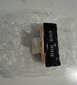 Black beige hair clip