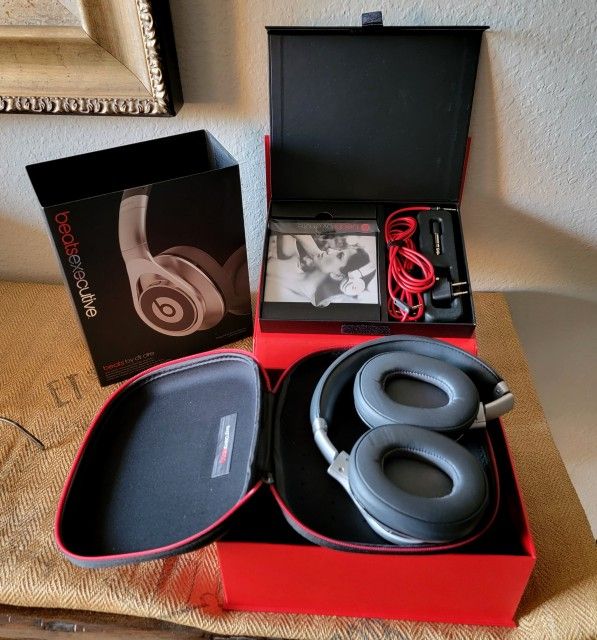 beats Executive Headphones by dr dre