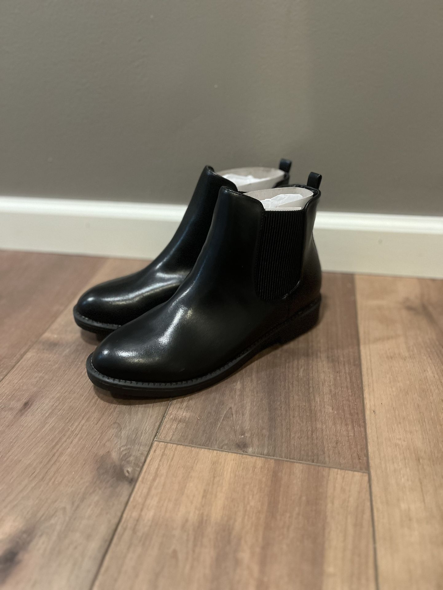Black Chelsea Leather Boots, Size: Women’s 8