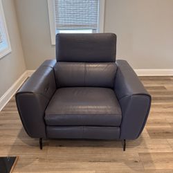 J&M Furniture Soho Leather Chair in Grey