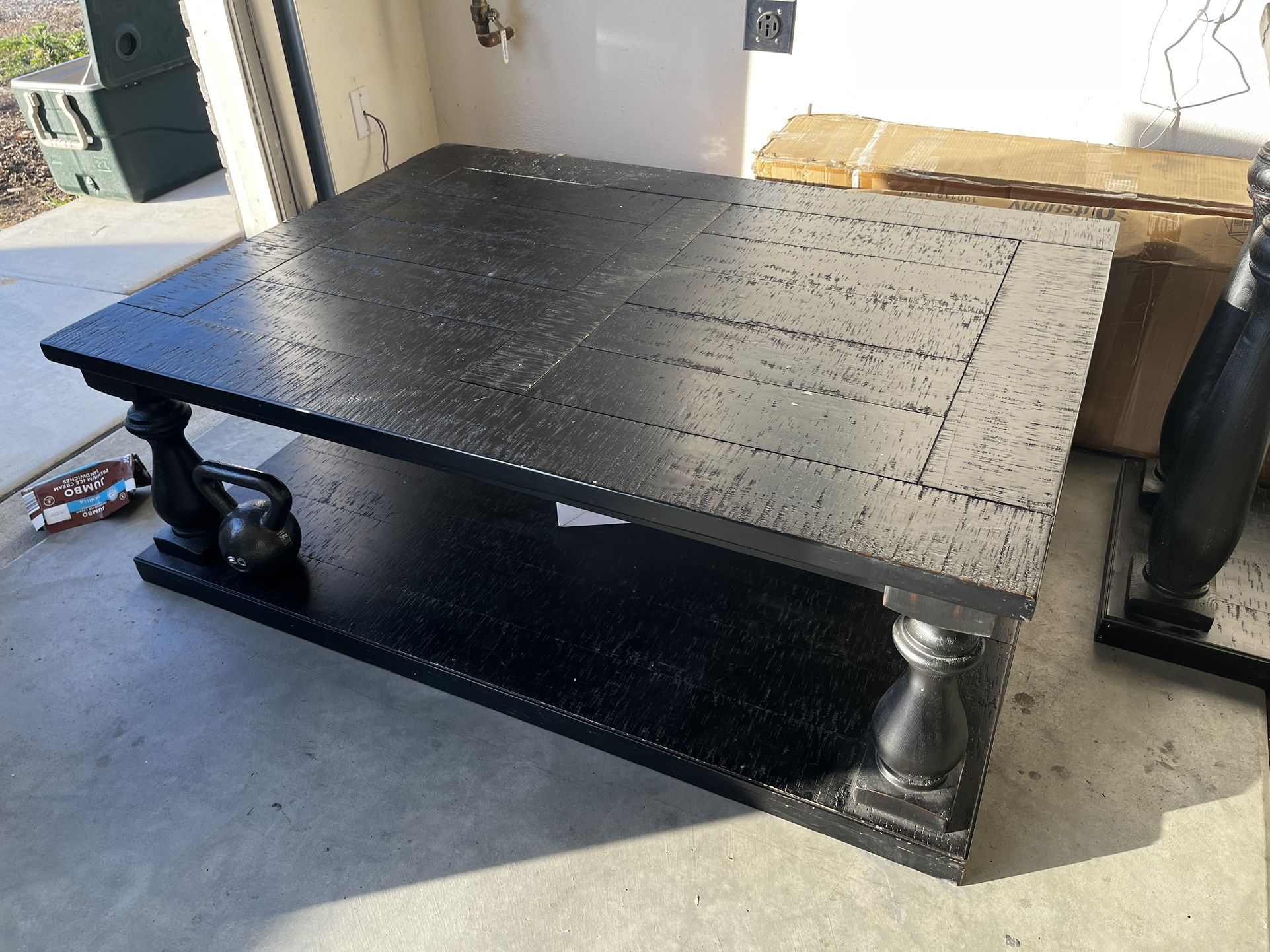 Mallacar Coffee Table