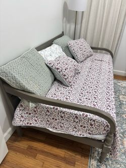 World market day bed with extras