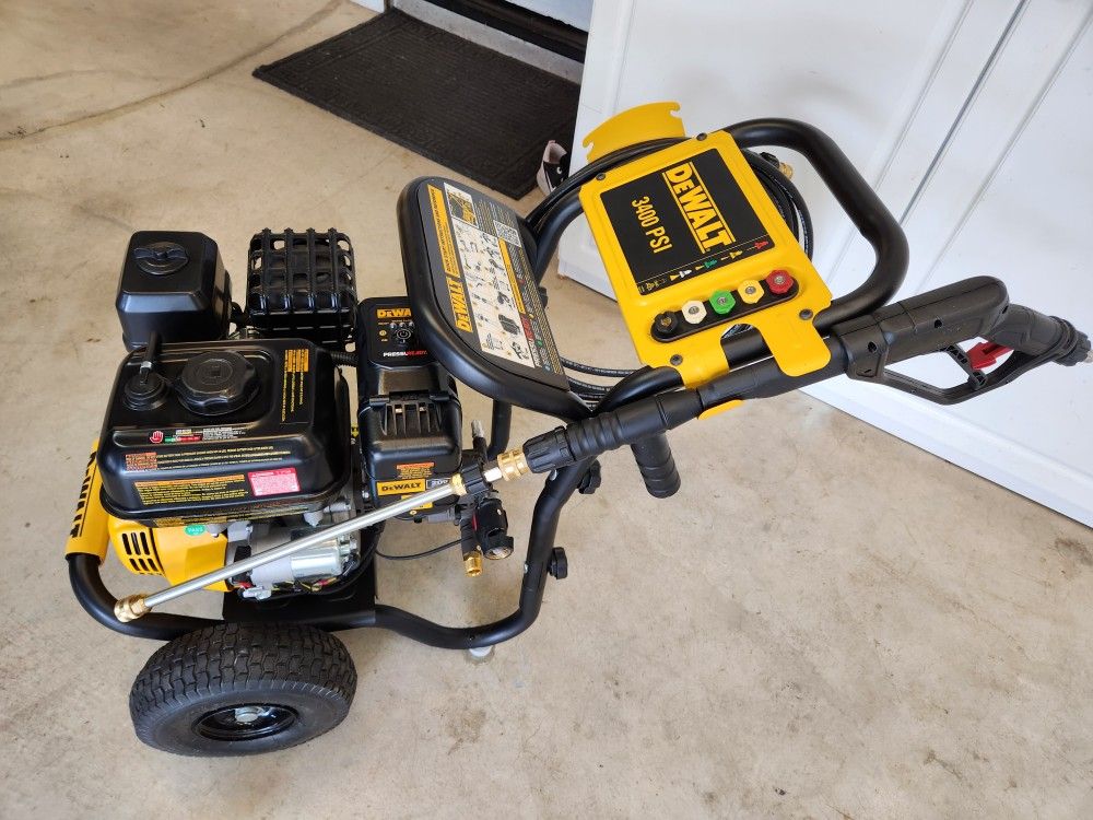 Dewalt 3400 PSI 2.5 GPM Pressure Ready Pressure Washer. New! Automatic Electronic Starter.