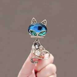 Brand New Luxury Crystal & Rhinestone Cat-Themed Brooch Pin