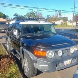 2007 Toyota FJ Cruiser V6 2WD Clean Title 270k Miles