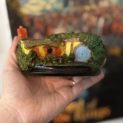 The Lord Of The Rings Hobbit Hole Figurine Book End, Statute, Bilbo Baggins