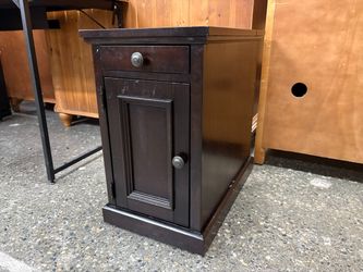 Dark Wood Chairside End Table w/ Power Strip