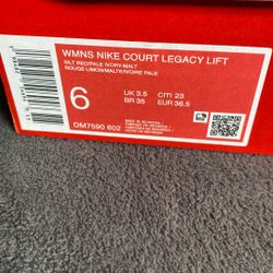 Nike Court Legacy lift