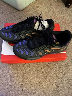 Tennis Shoes