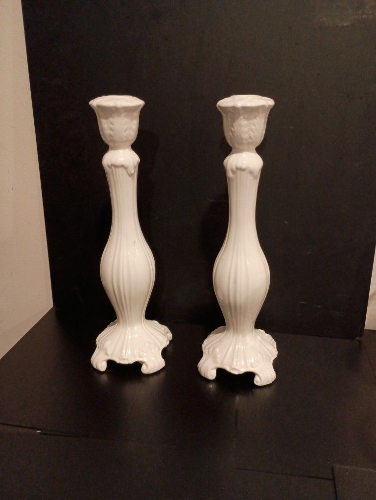 Vintage Abigail's Of Italy Set Of 2 White Candle Sticks In Perfect Condition H13.5"