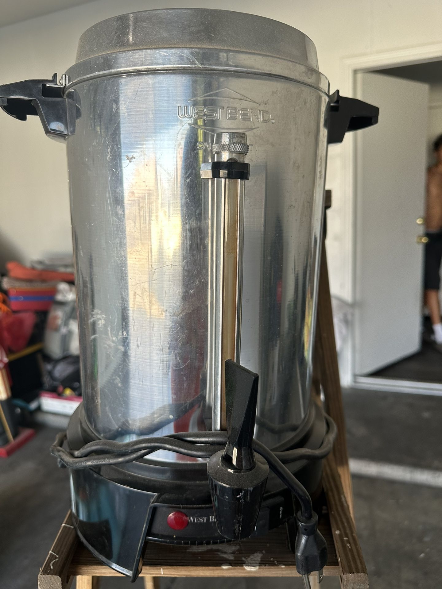 Makes Up To 55 Cups Of Coffee for Sale in Las Vegas, NV OfferUp