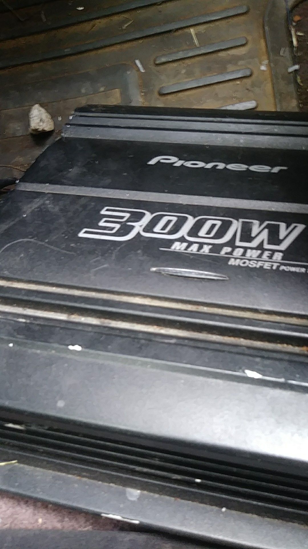 300 watt pioneer 2 channle an 4 chanle