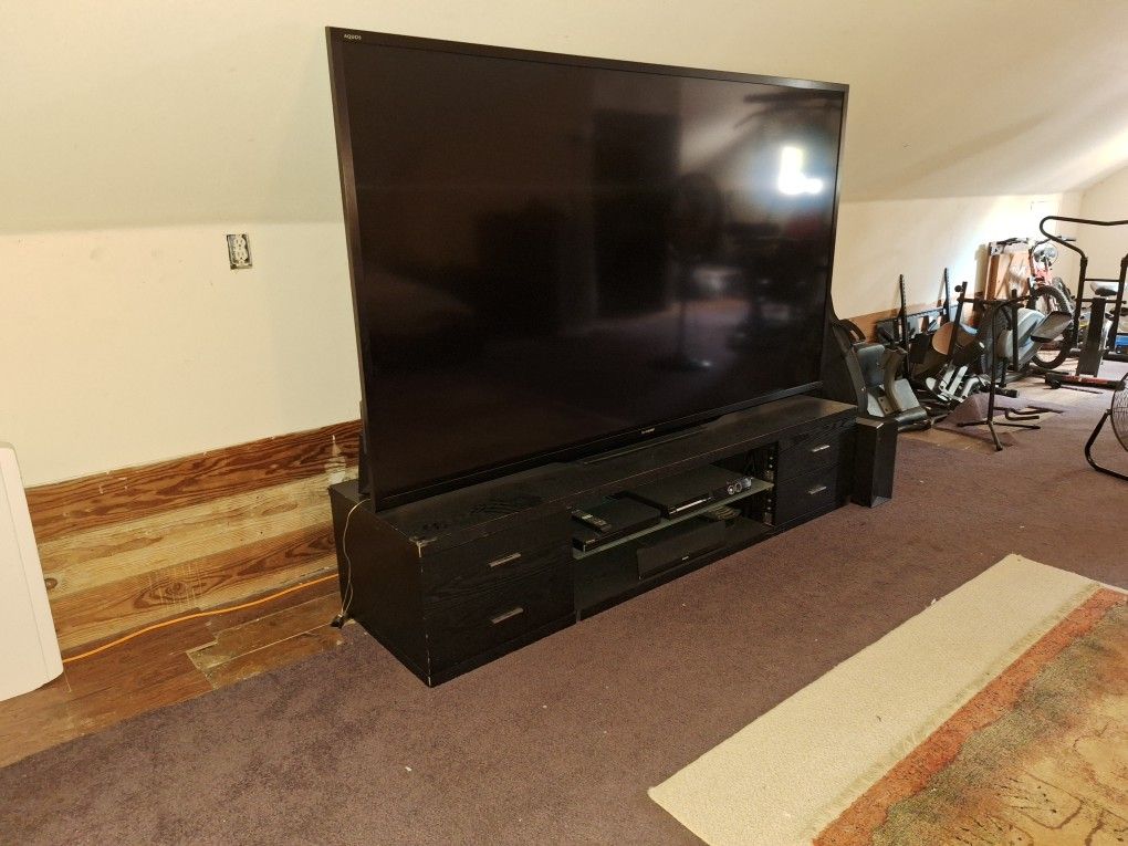 Sharp Aquos 90"tv 240hz