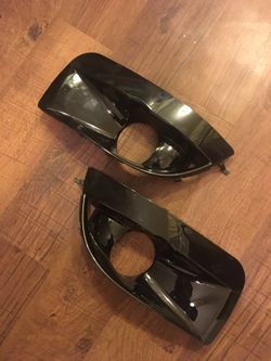 Wrx 04-05 fog light bezel covers Sti