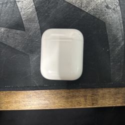 White AirPods 1st Generation 
