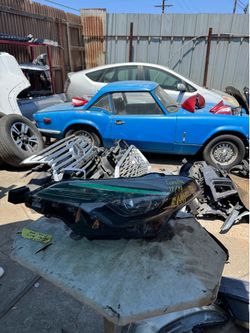 Toyota COROLLA LEFT USED OEM HEADLIGHT (2017-2019)