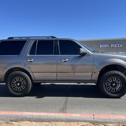 2012 Lincoln Navigator
