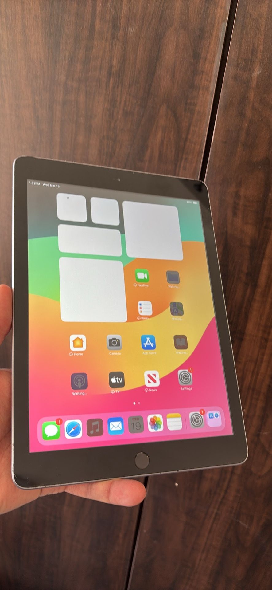 iPad 6th Gen! Like New And Unlocked!